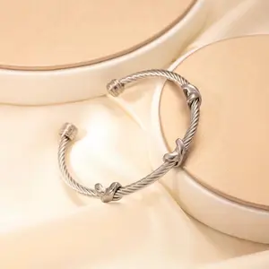 Twist Adjustable Bracelet - Stylish Silver Cable Design with Secure Clasp for Everyday Wear