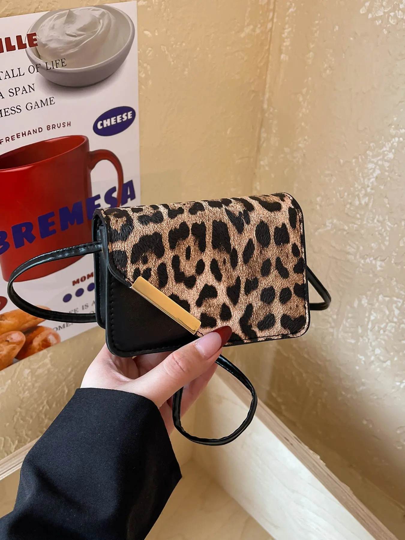 Spring Summer New Leopard Print Crossbody Shoulder Bag, Fashionable Asymmetrical Design, Convenient Small Bag for Keys and Coins, Crossbody Handbag, Crossbody Shoulder Purse, Casual Crossbody Bags
