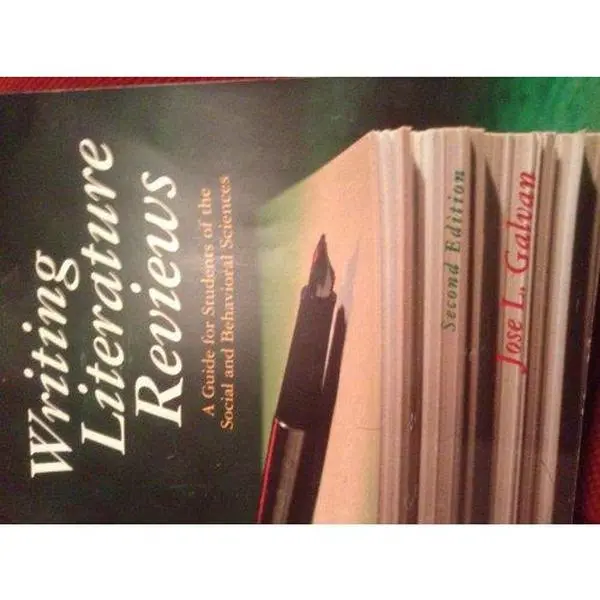 USED Book - Writing Literature Reviews: A Guide for Students of the Social and Behavioral Sciences by Jose L. Galvan (Paperback) - english