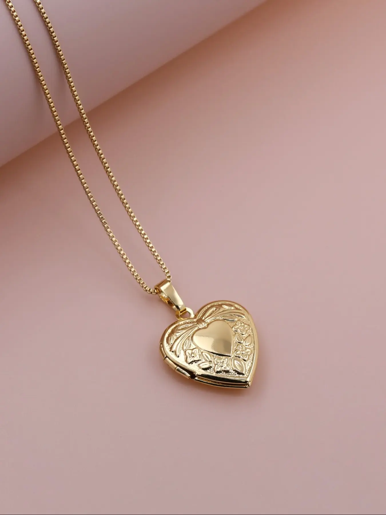 Mother's Day Gift Stainless Steel Heart-Shaped Photo Frame Pendant Necklace, Exquisite Jewelry Gift, Fashionable Versatile Design, Perfect Gift for Loved Ones, Fashionable Jewelry Accessories, Stainless Steel Necklaces