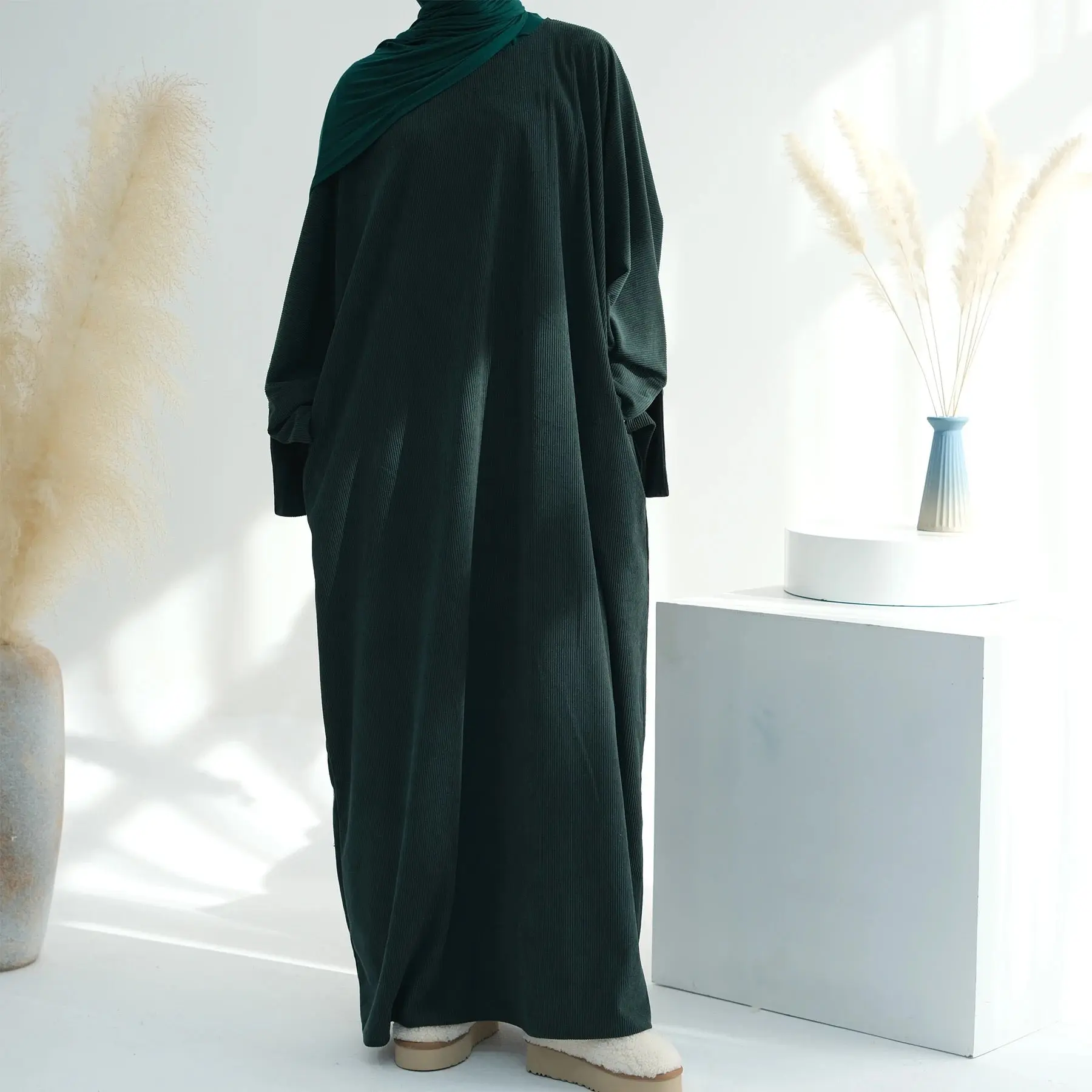 Women's Elegant Velvet Rawan Abaya - Long-Sleeve, Full-Length, Warm and Comfortable, Closed-Front, Loose-Fit Modest Islamic Winter Dress
