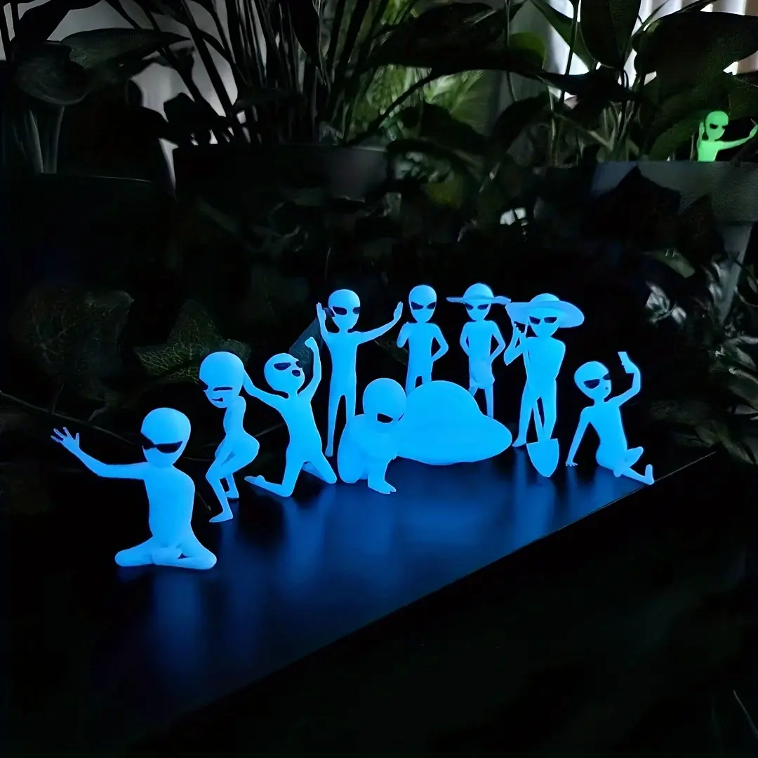 10 Piece Glow-In-The-Dark Luminous Alien Statue Set, Resin Craft Collectibles Figures for Christmas Halloween Holiday Decor Home Garden Decor Decoration Kids Room Decorative Ornaments Indoor Outdoor Use No Batteries Needed