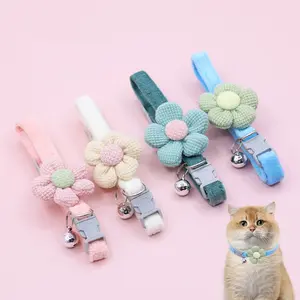 Plush Flower Collar for Cats & Dogs, Soft Comfortable Pet Accessory, Stylish Design for Daily Use, Perfect Gift for Animal Lovers