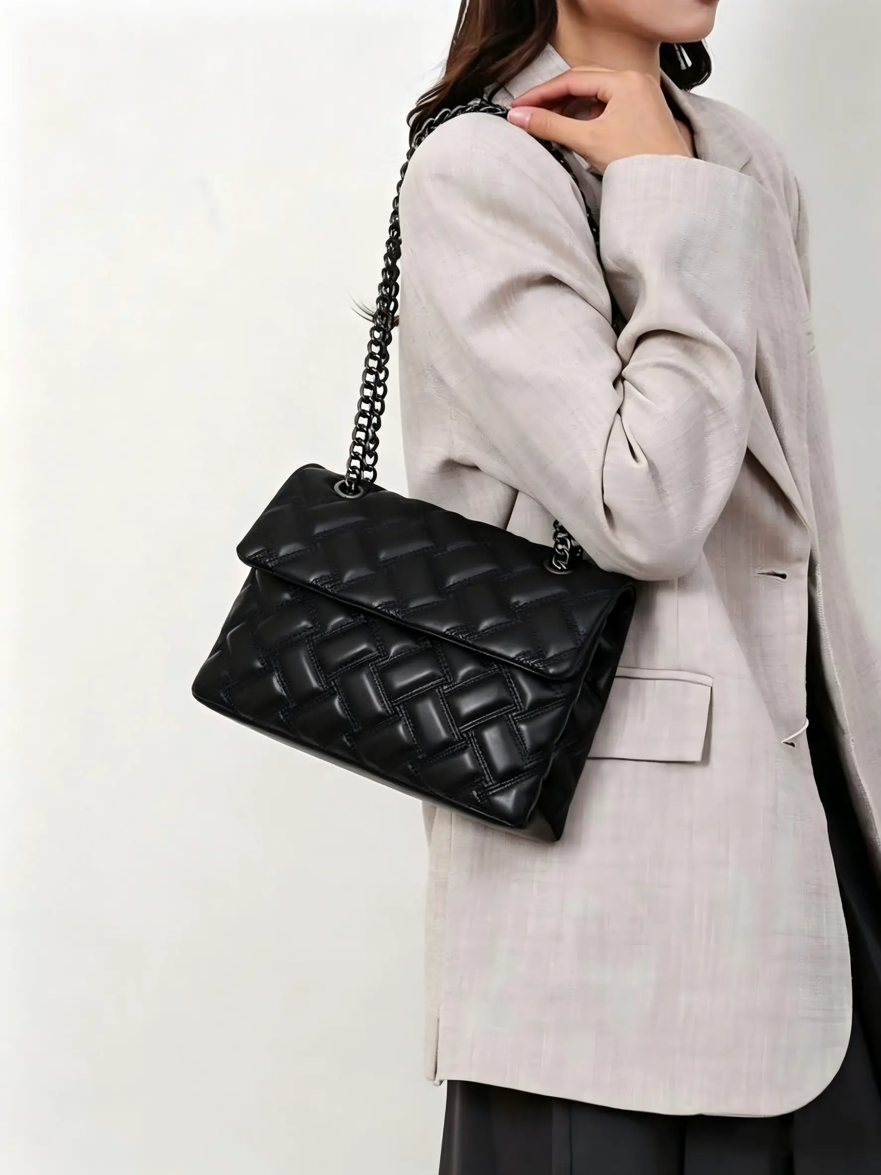 Women's Elegant Black Quilted Handbag Shoulder Purse - Chain Strap, Crossbody Fashion Bag, Casual/Formal Bags for Women, Black Purse, Chic Look