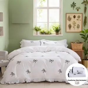 3pcs Bow Print Ruffled Bedding Set (1 Duvet Cover + 2 Pillowcases, No Inserts). Zipper closure for easy laundering, soft and cozy fabric, ideal for year-round use.