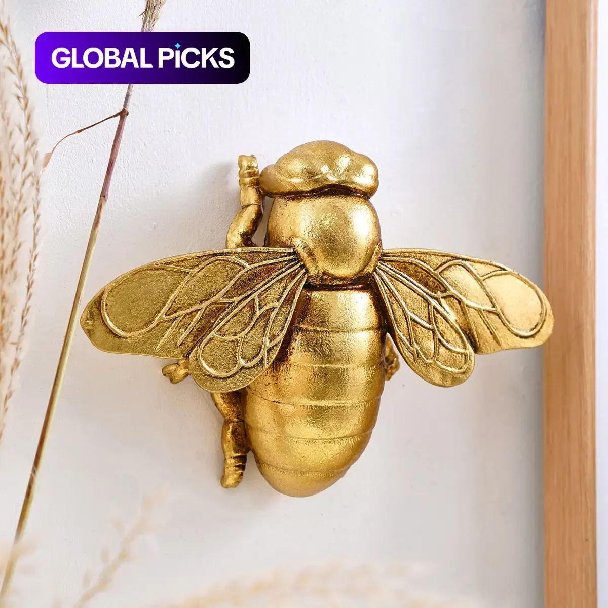 Creative Resin Bee Wall Hanging Ornament, Mirror Surface Design, Insect Lover Collectible, Home Party Decor, Interior Wall Decor, Unique Bug Museum Pendant