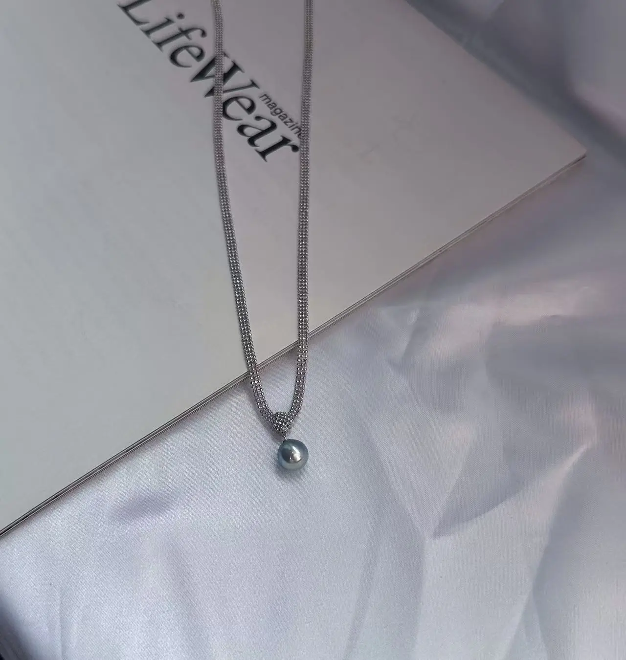 NC42-Akoya Saltwater Pearl Solitaire Pendant Necklace, Minimalist Design. Akoya Pearl Necklace, Madama Pearl Pendant, Saltwater Pearl, Blue Akoya Pearl, Solitaire Pearl Necklace, Japanese Pearl Jewelry, Elegant Pendant, Minimalist Jewelry