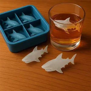 Shark ice cube silicone mold, easy to demold, easy to clean and durable, reusable, suitable for various liquids such as chilled water, juice, cocktails, etc. It is an ideal choice for both home and bars, Home Bar Accessories, Ice Cube Tray