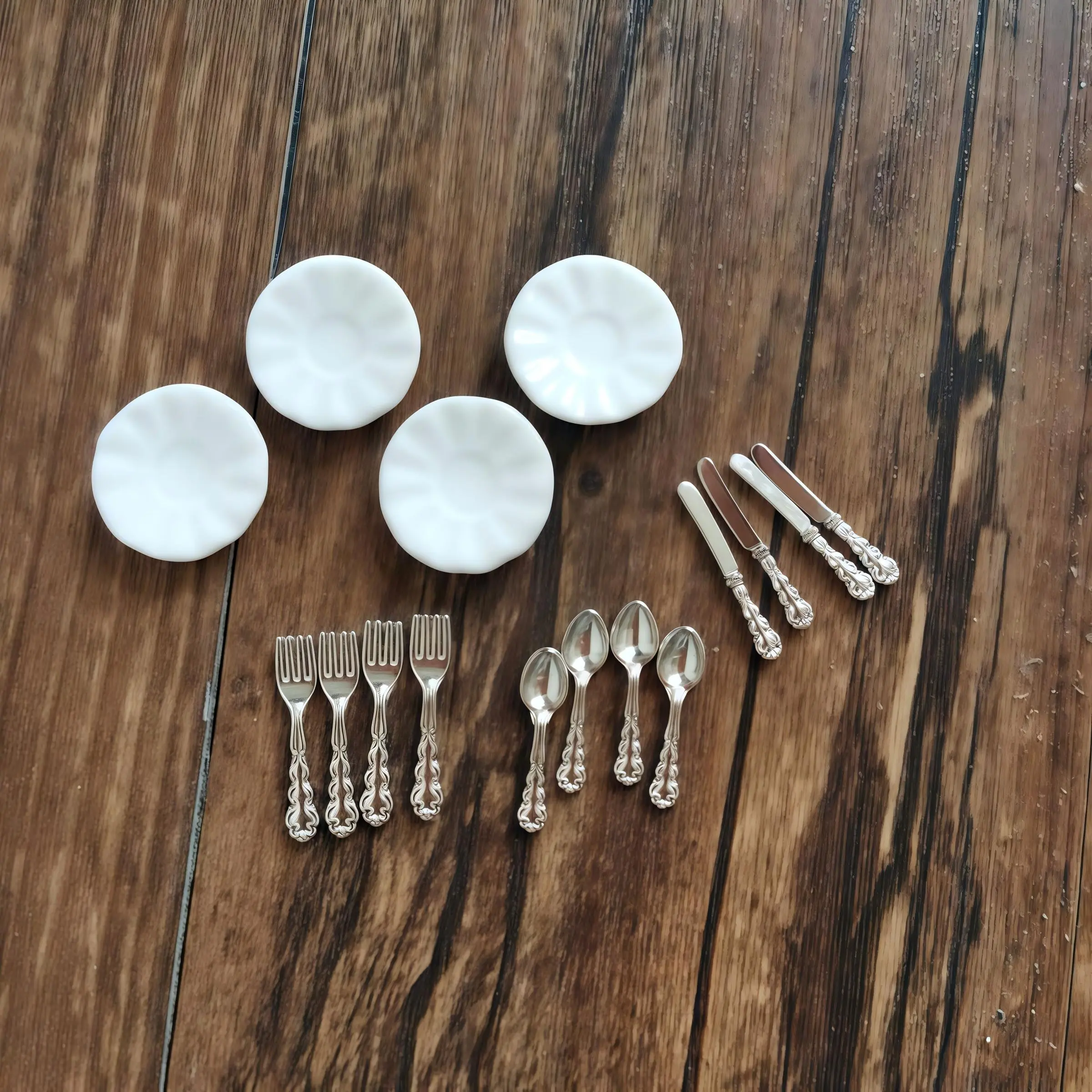16pcs 1:12 Dollhouse Miniature Cutlery and Plate Set, Metal Fork Spoon Knife with Resin Plates, Mini Kitchen Dining Accessories, Doll House Accessory, Display, Non-Food Contact
