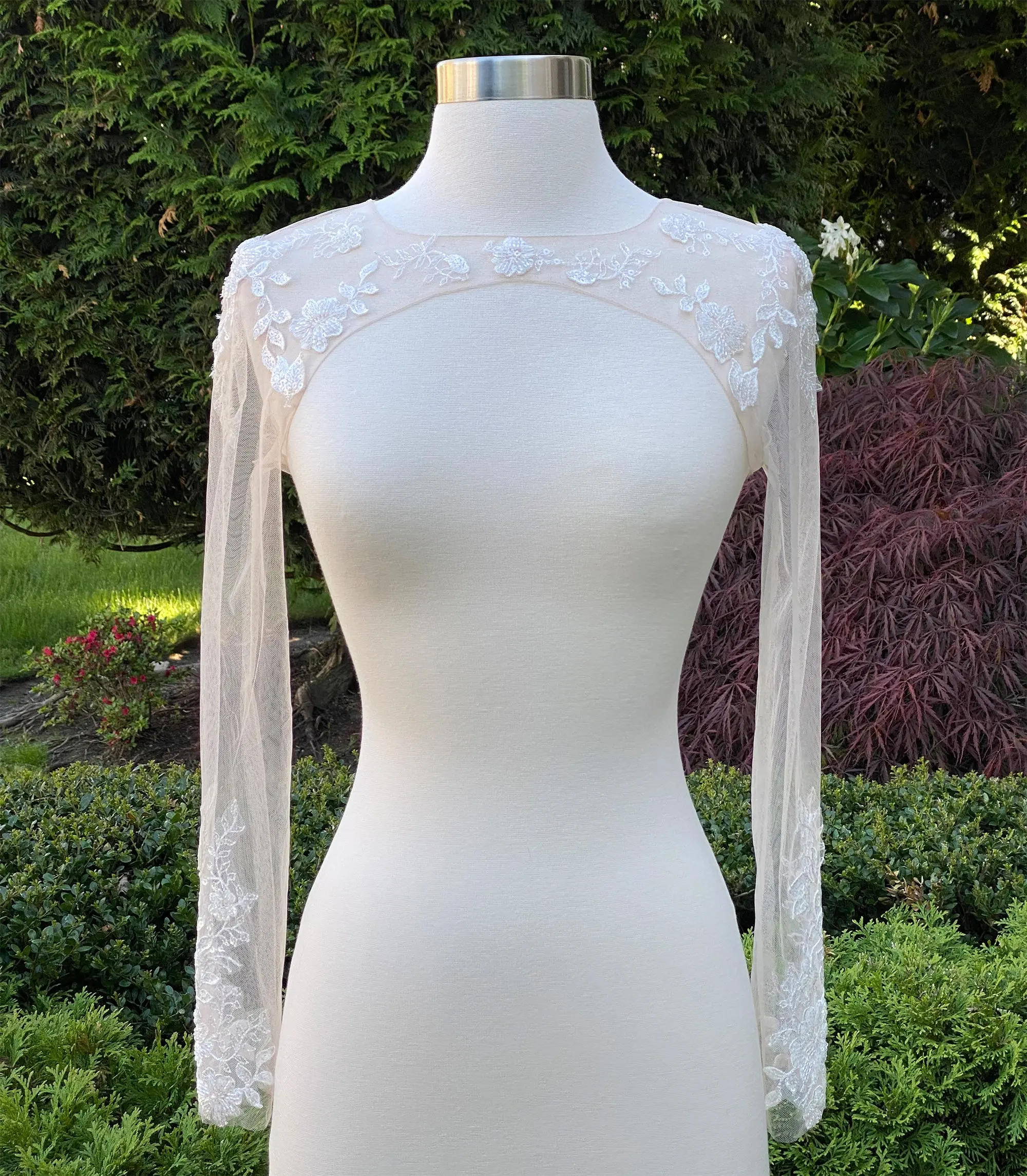 Keyhole back long sleeve wedding dress topper