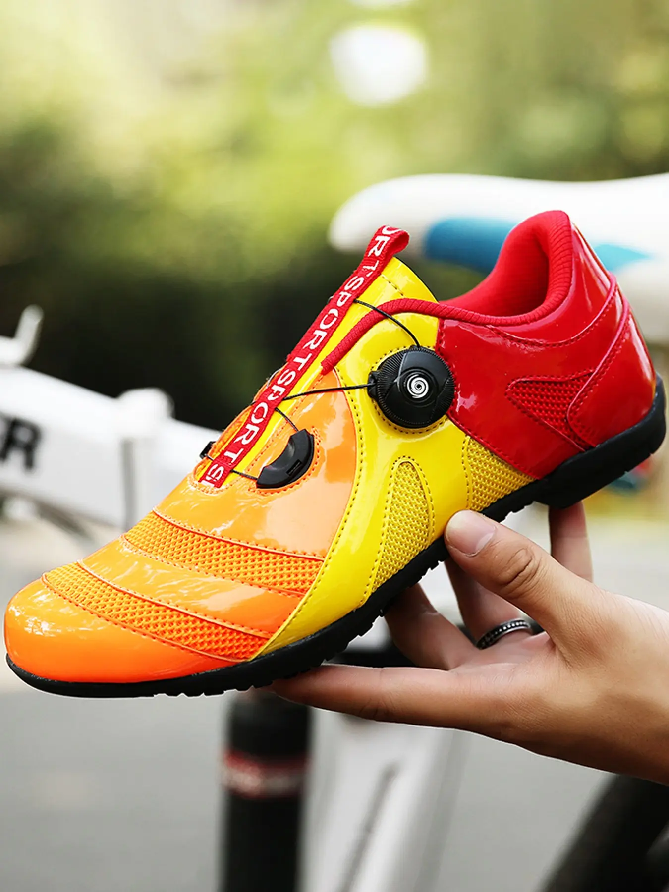 Unisex Cycling Shoes, PU Leather Sporty Design, Quick-Release Buckle, Breathable Pores, Ideal for Commuting & Outdoor Riding