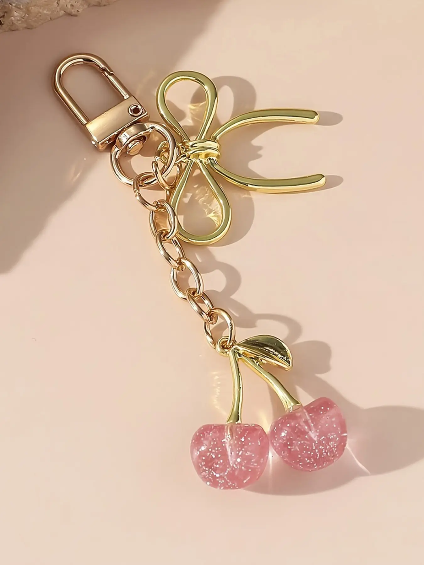 Compact  exquisite  stylish  simple  casual   versatile personalized key chain pendant, retro golden cherry key chain pendant, niche design and practical high-value Joker suitable for gifts, bag accessories, Charms, Keychain Pendant, Keychain For Purse