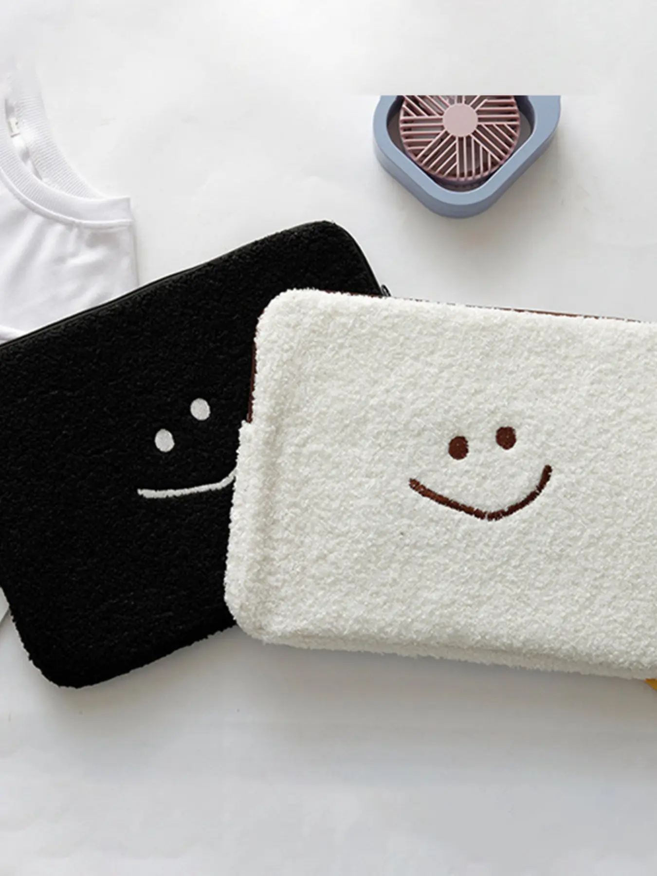 Plush Smiley Face Simple Laptop Bag, Cute Computer Backpack for Women & Men, Soft Textile Material, Casual Style, Laptop Sleeve, Computer Bags, Laptop Backpacks