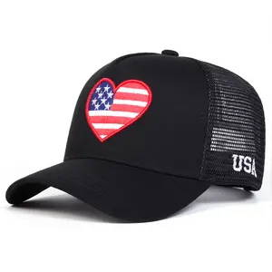 Patriotic Heart Flag Trucker Cap American Flag Love Design Mesh Back Adjustable Hat for Men Women Durable Polyester Soft Breathable Sun-Protective Brim