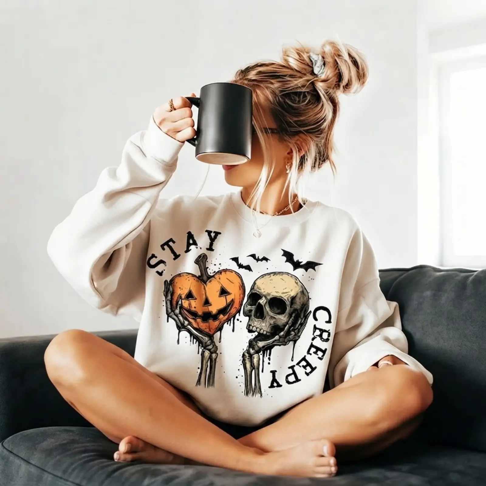 Women's Skeleton Hand Hoodie, Retro Grunge Graphic Sweatshirts with Dripping Heart Design, Cotton Halloween Tops, Unique Print Sweater, All Day Wear, Vintage Graphic Tee, Halloween Crewneck T-shirt, Halloween Gift, Comfortable, Breathable Shirts