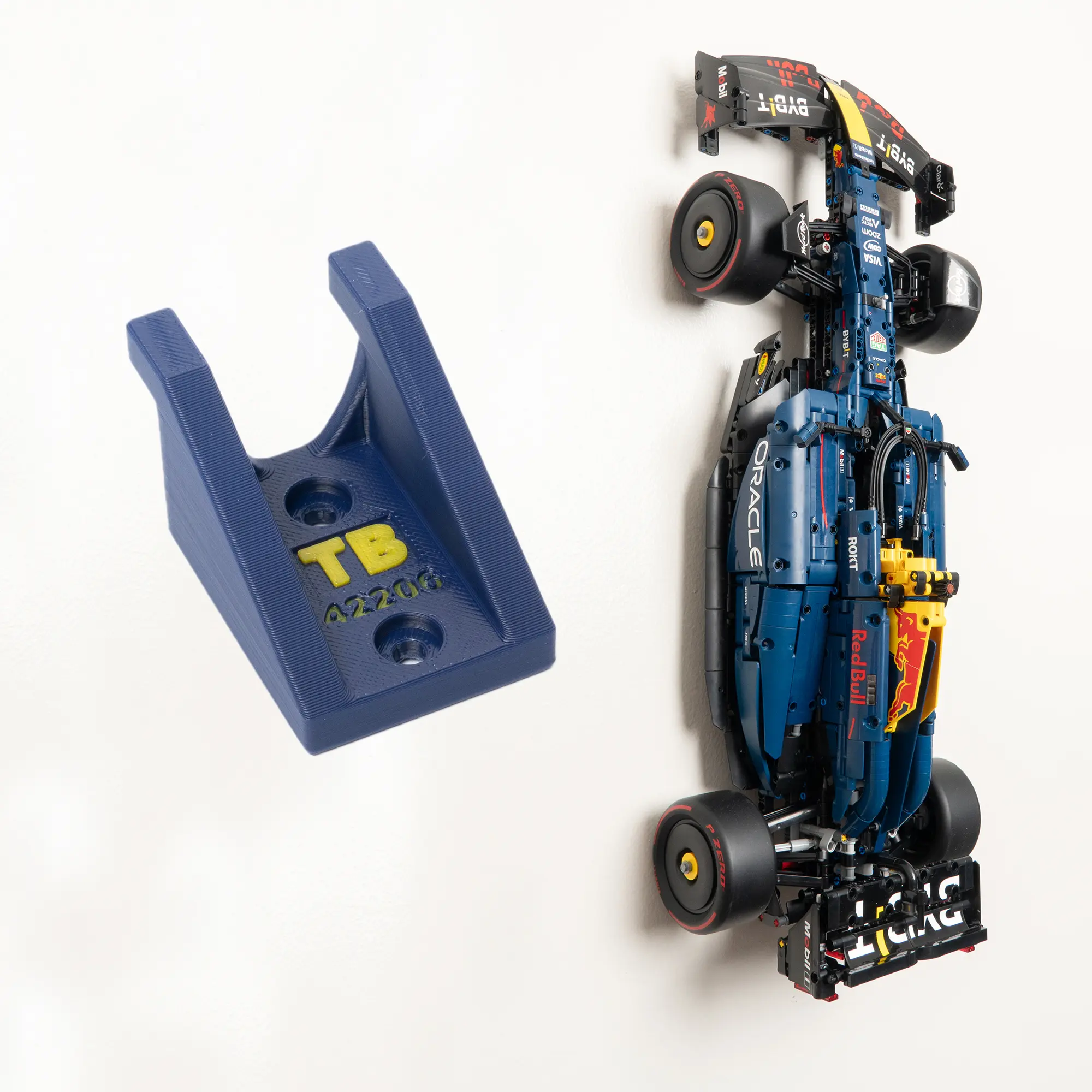 Vertical Wall Mount for Brick Set Car - 42206