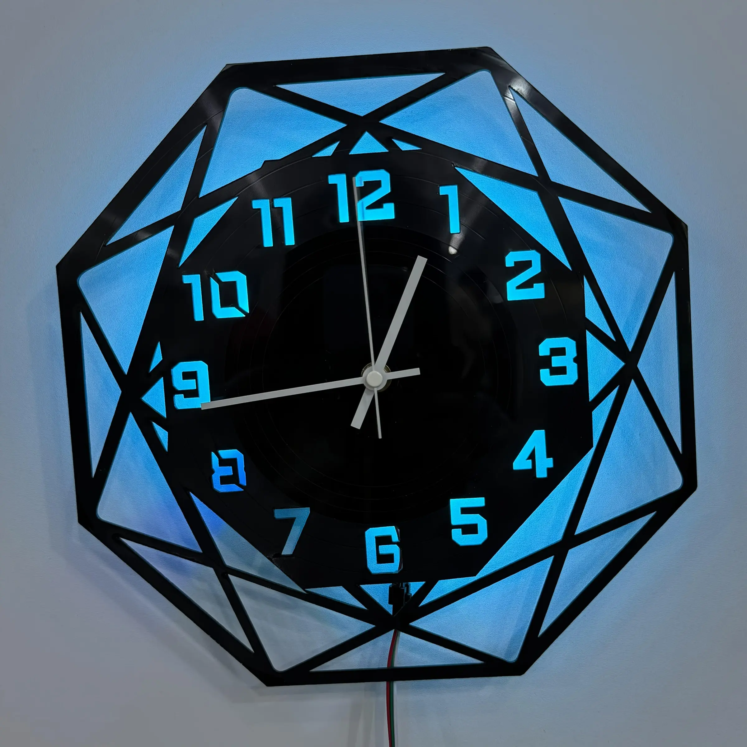 Colorful vinyl wall clock, special-shaped digital wall clock, home decoration, hotel decoration, office decoration, festival celebration decoration, birthday gift, holiday gift, graduation gift, tabletop decoration, art collection