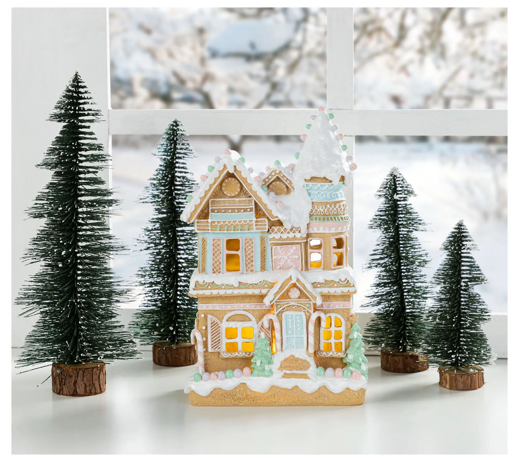 Glitzhome 12" LED Lighted Christmas Resin Village Table Decor
