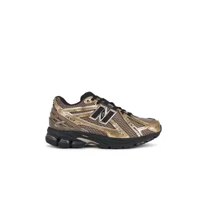 New Balance 1906r Sneaker in Mushroom, Black, & Black Metallic Unisex