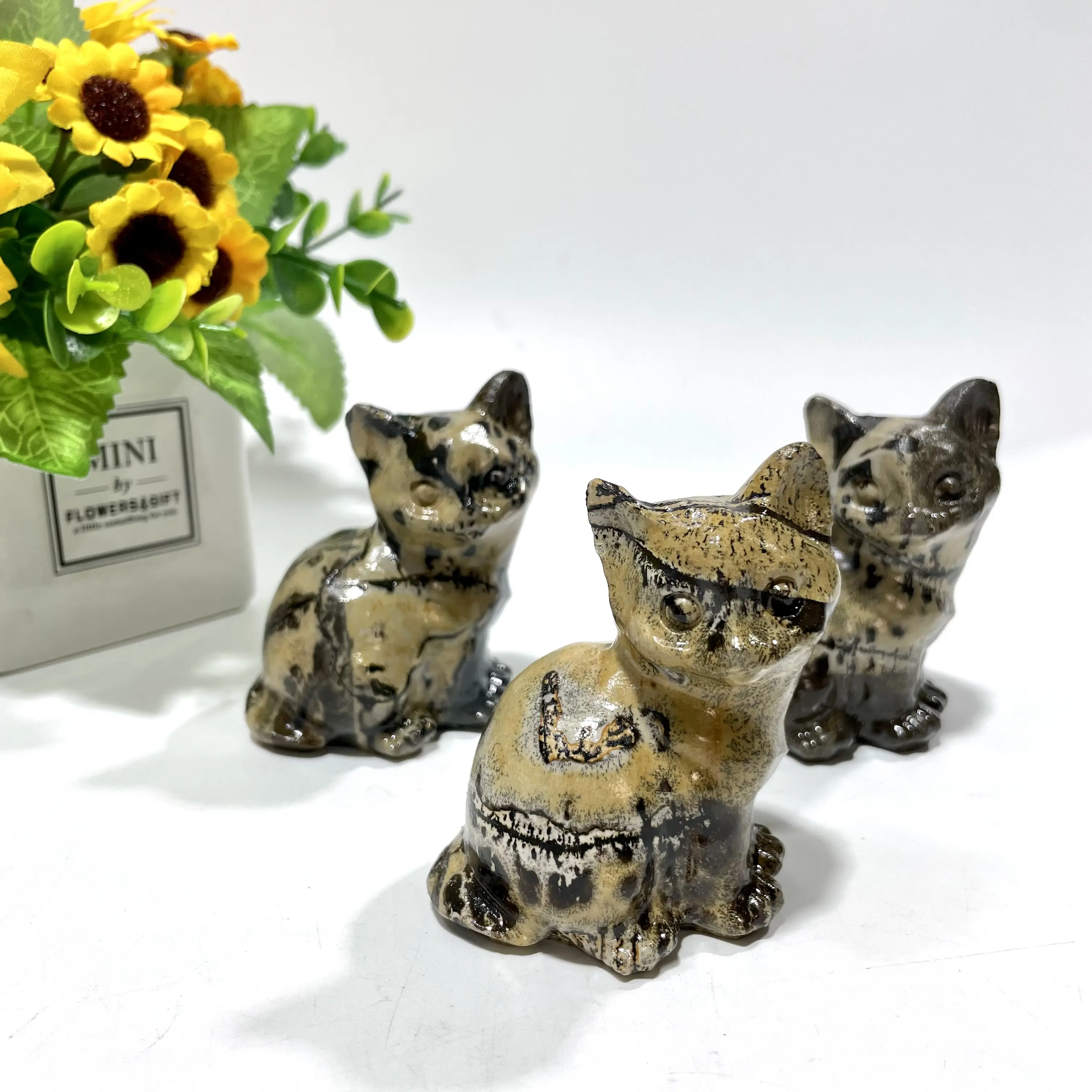 IG Crystal 2 Counts Picture Jasper Cute Cat Crystal Carving Healing Stones Natural Stone Chakra Balancing Reiki Home Office Decor