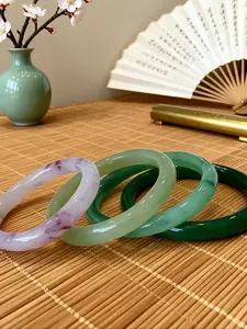 Elegant Oriental Style Jade Bracelet, Exquisite Bracelet with Gift Box, Perfect Gift Choice, Traditional Chinese Jewelry, High-Quality Craftsmanship