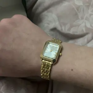 Luxury Ladies Fashion Quartz Watch Simple Scale Square Quality Gold Plated Women Watches Business,Gift box & Adjuster & gift for her & New Year Gift