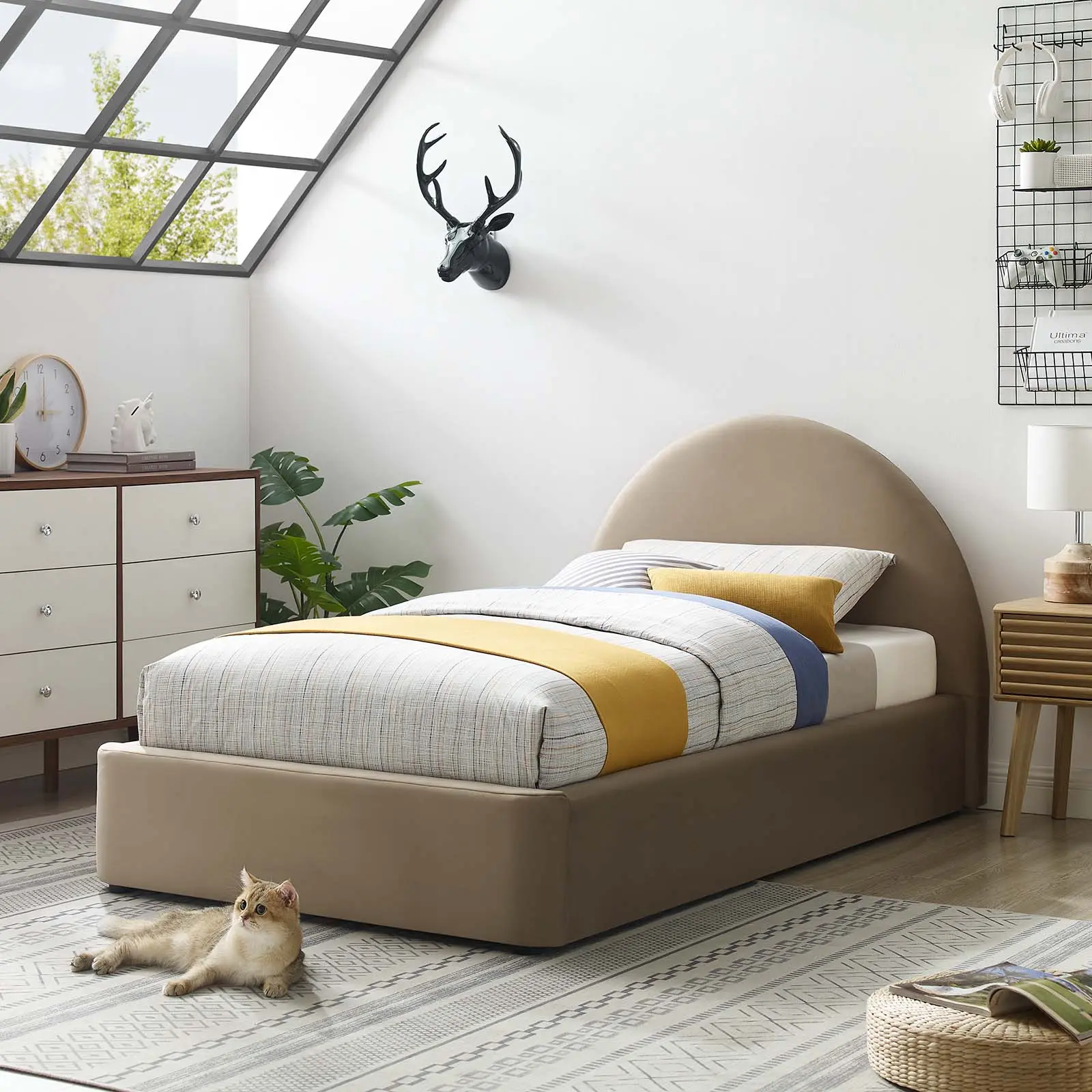 Modway Resort Performance Velvet Arched Round Twin Platform Bed in Taupe