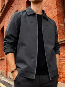 Men's lightweight casual jacket with zipper closure and lapel design, simple and light business style jacket for spring and autumn, 100% polyester fiber, easy to maintain fabric, suitable for daily outings, sports and leisure, and formal wear