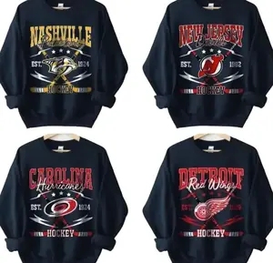 Gildan USA Vintage 90s All Hockey Teams Crewneck Sweatshirt, Unisex Hockey Fan Pullover, Classic Fit Retro Crewneck for Sports Fans, Cozy Game Day USA, Hockey Fan 2D5