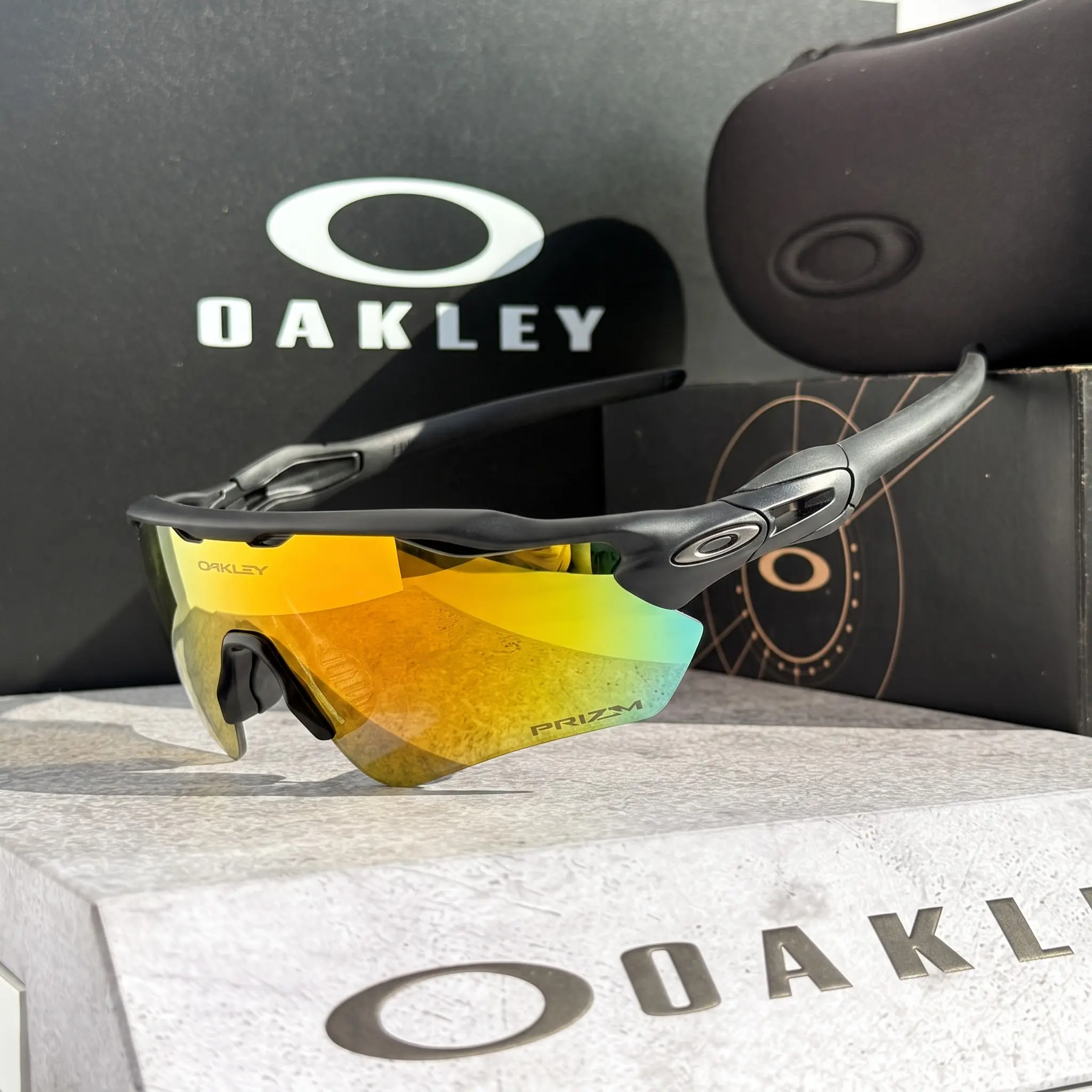 Oakley  Outdoor Cycling Sunglasses Lightweight Wraparound Sports Glasses UV Protection for Men Women
