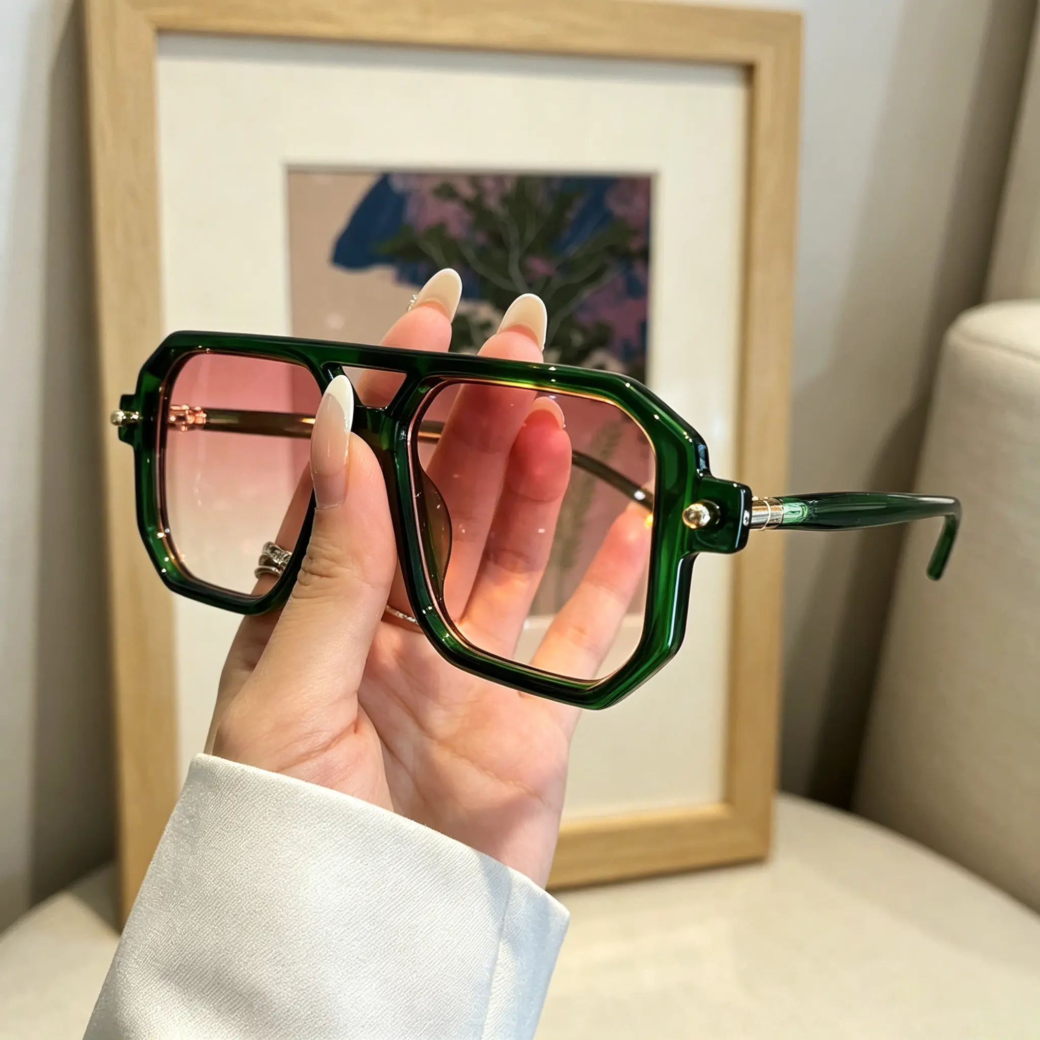 Unisex Retro 2-Tone Pilot Sunglasses, Clear Green Thick Frame, Soft Gradient Blush Pink Tint Lens, Lightweight Fashion Party Eyewear for Men