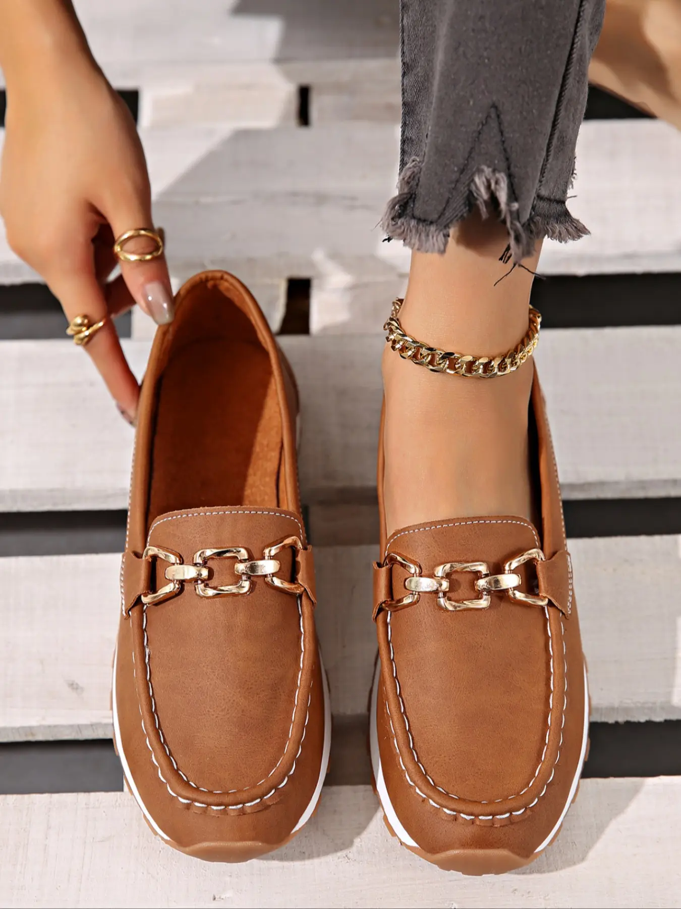 Spring Fall New Women's Slip-On Loafers with Chain Decor, Casual Round Toe Flat Shoes, Casual Footwear, PU Leather Upper, Rubber Sole, All Seasons Wear