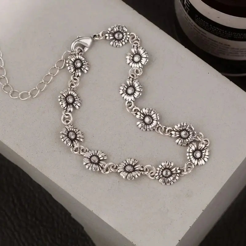 Women's Korean Vintage Floral Charm Bracelet - Minimalist Sunflower Flower Design Jewelry, Bag Accessory for Daily Sports & Outdoor Use, Floral Charm Bracelets, Flower Design Bracelet