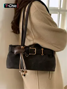 Large capacity, retro-style shoulder/underarm bag, Elegant commuter bag with leather buckle and unique design, zipper closure, comes with a keychain. Suitable for dates, shopping, strolling, work, and everyday use. A trendy accessory for women