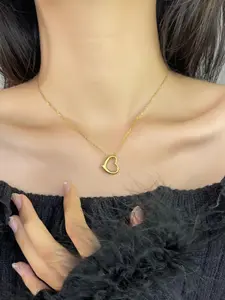 Geometric Hollow Heart Pendant Necklace for Women, Stainless Steel, Perfect for Daily Wear and Parties, Elegant Gift Choice