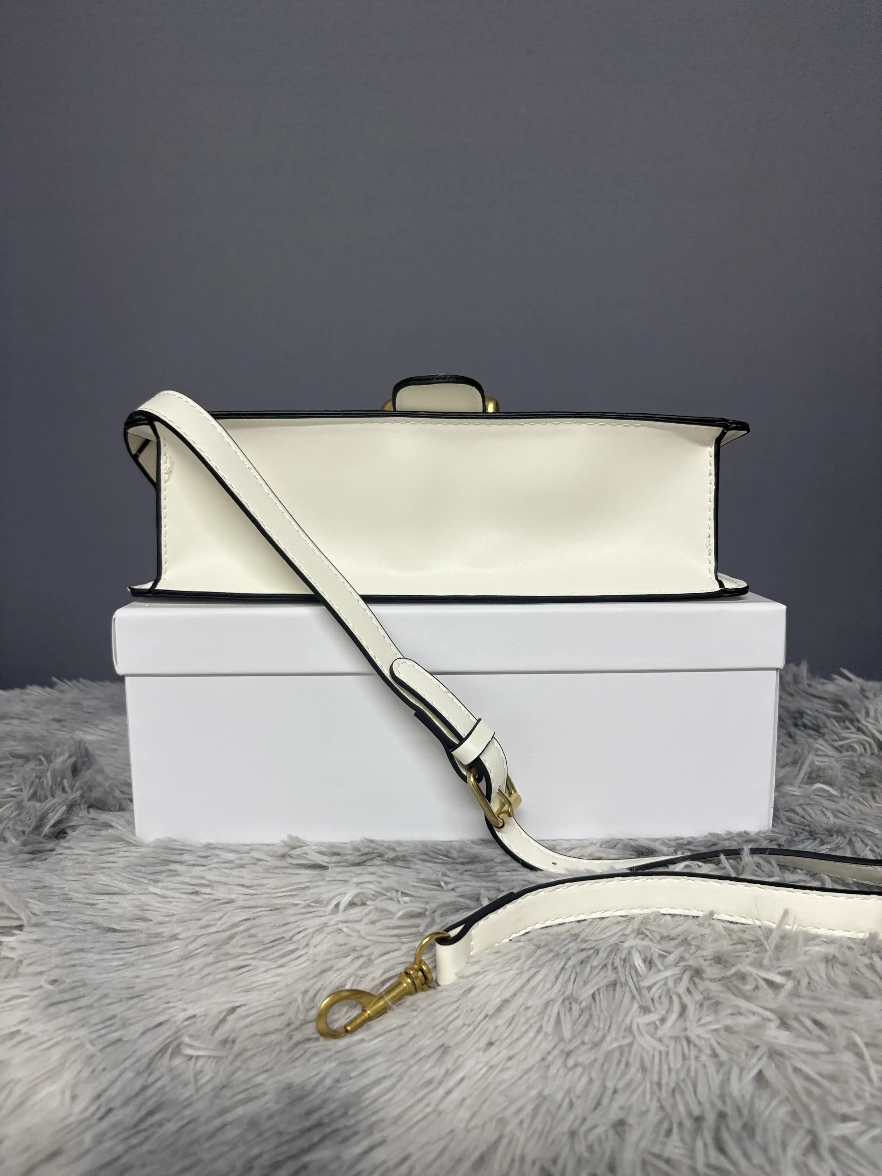 2026 Minimalist Underarm Shoulder Bag – Vintage Faux Leather Crossbody Purse for Women | Fits Phone & Essentials | Chic Old Money Aesthetic Work & Date Night OOTD