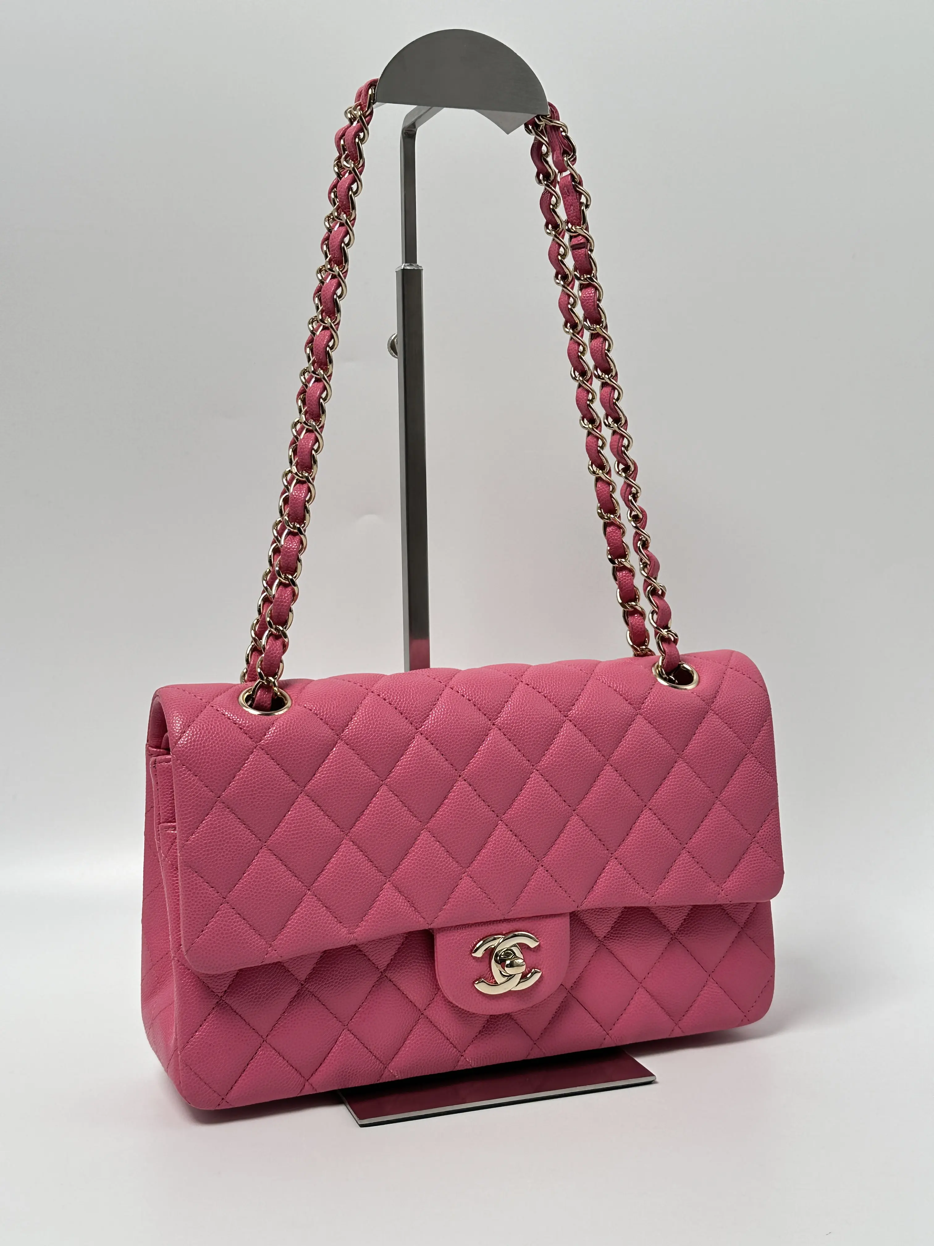 Pre-owned CHANEL leather Crossbody Bags Classic Flap Medium Pink Caviar Gold Hardware Bag P145CC