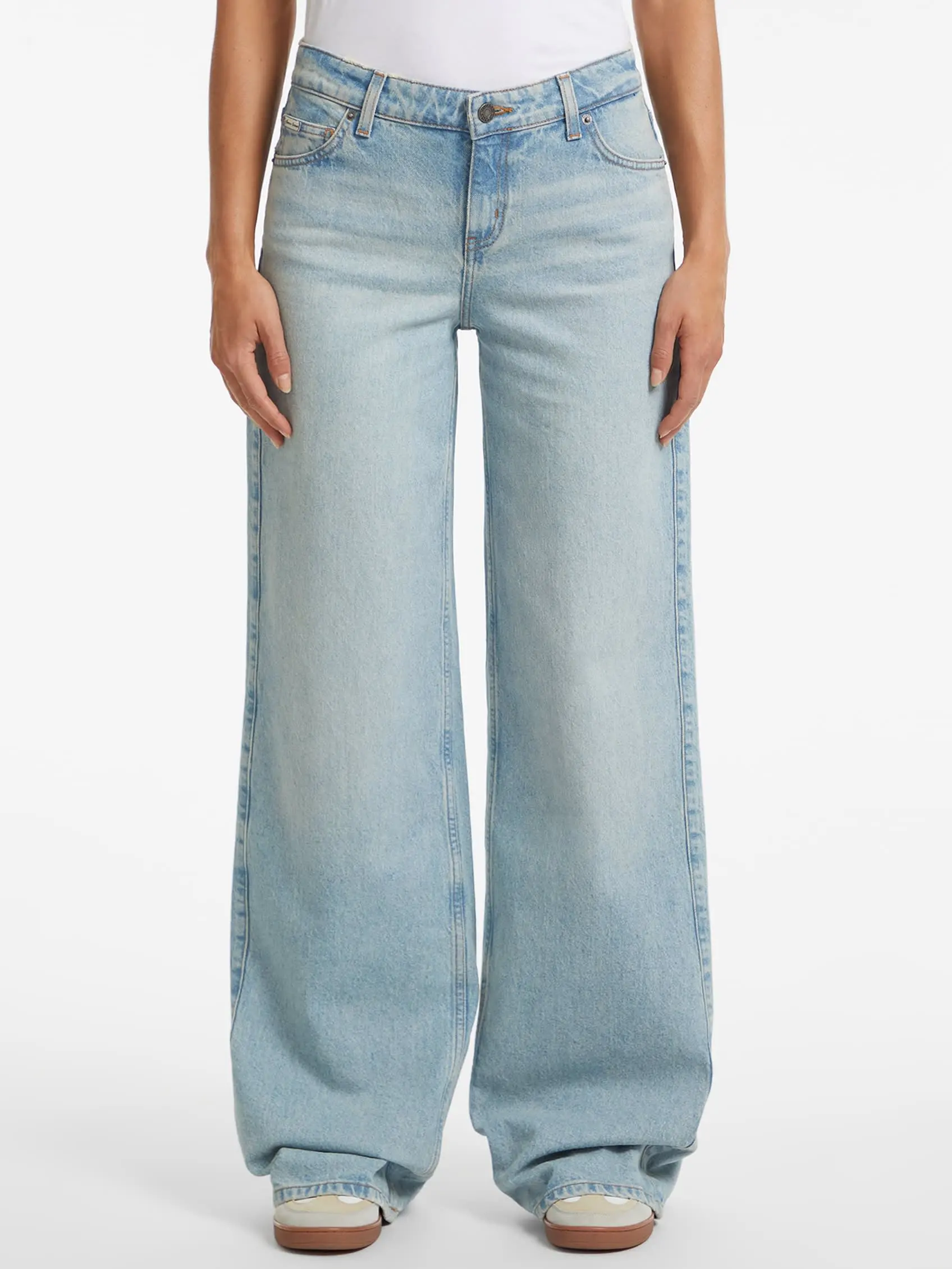 GUESS Jeans Female G11 Wide-Leg Jeans GUESS Jeans Female G11 Wide-Leg Jeans