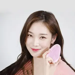 Best Seller 2025 Home Use Beauty Equipment Soft Silicone Facial Clean Exfoliator Face Cleansing Brush Silicone Face Scrubber