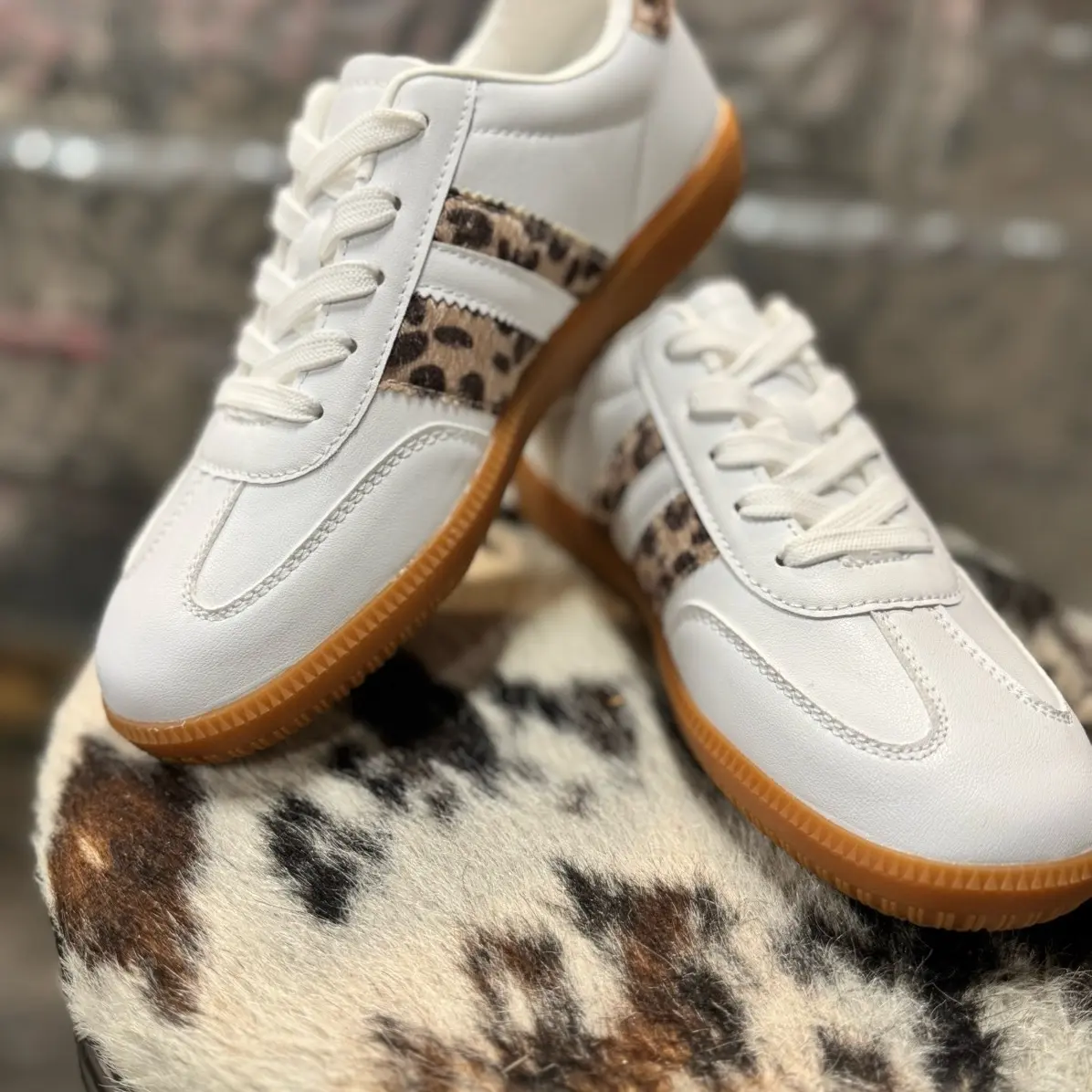 Berness Women's White and Leopard Tennis Shoes, Casual Style - Women’s shoes