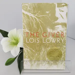 Memory Transmitter Original Edition Movie Novel Science Fiction Utopia, the Giver English Version Sci-Fi Book, Must-Read Classic Literature