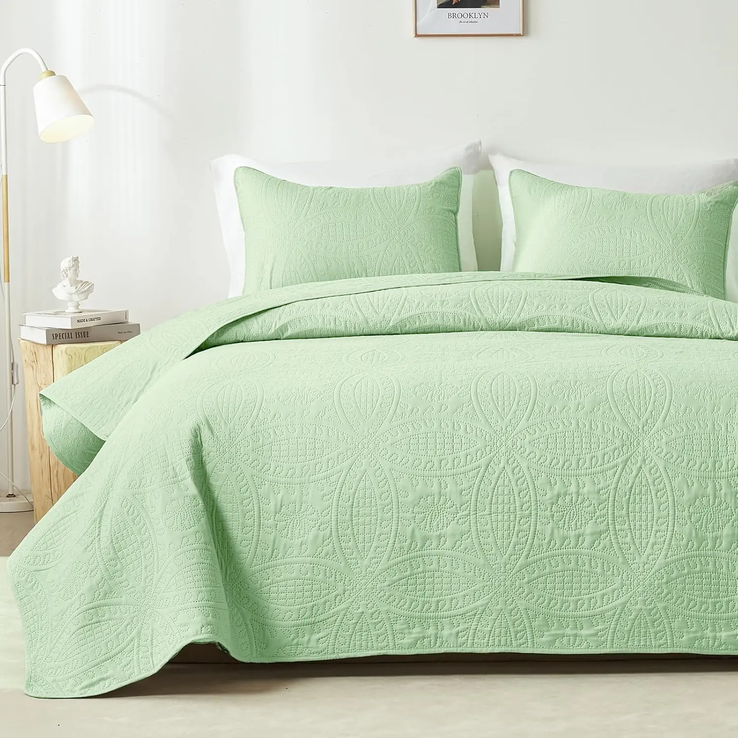 Queen Quilt Bedding Set,Light Green Ultrasonic Full/Queen Quilt Set,Lightweight Soft Bedspread Coverlet,Modern Style Coin Pattern Bed Cover For Seasons,3 Piece(1 Quilt,2 Pillow Shams)