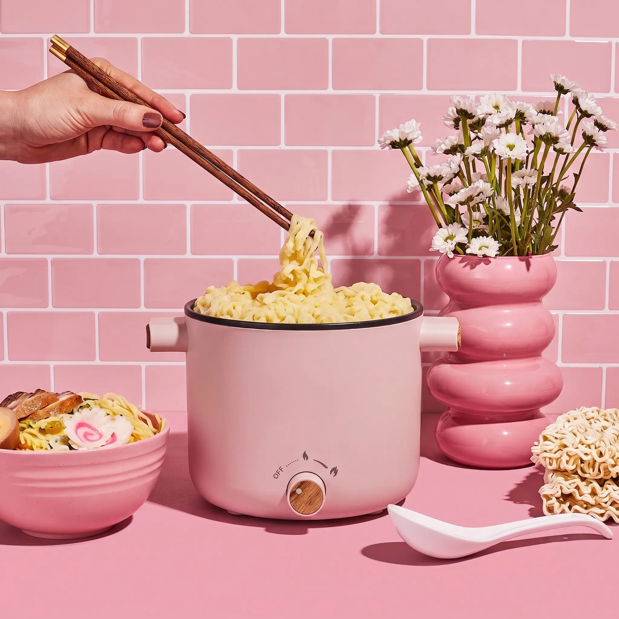 Cloudy Cafe Electric Non-Stick Hot Pot Ramen Cooker - Kitchen Appliance for Convenient Home Cooking