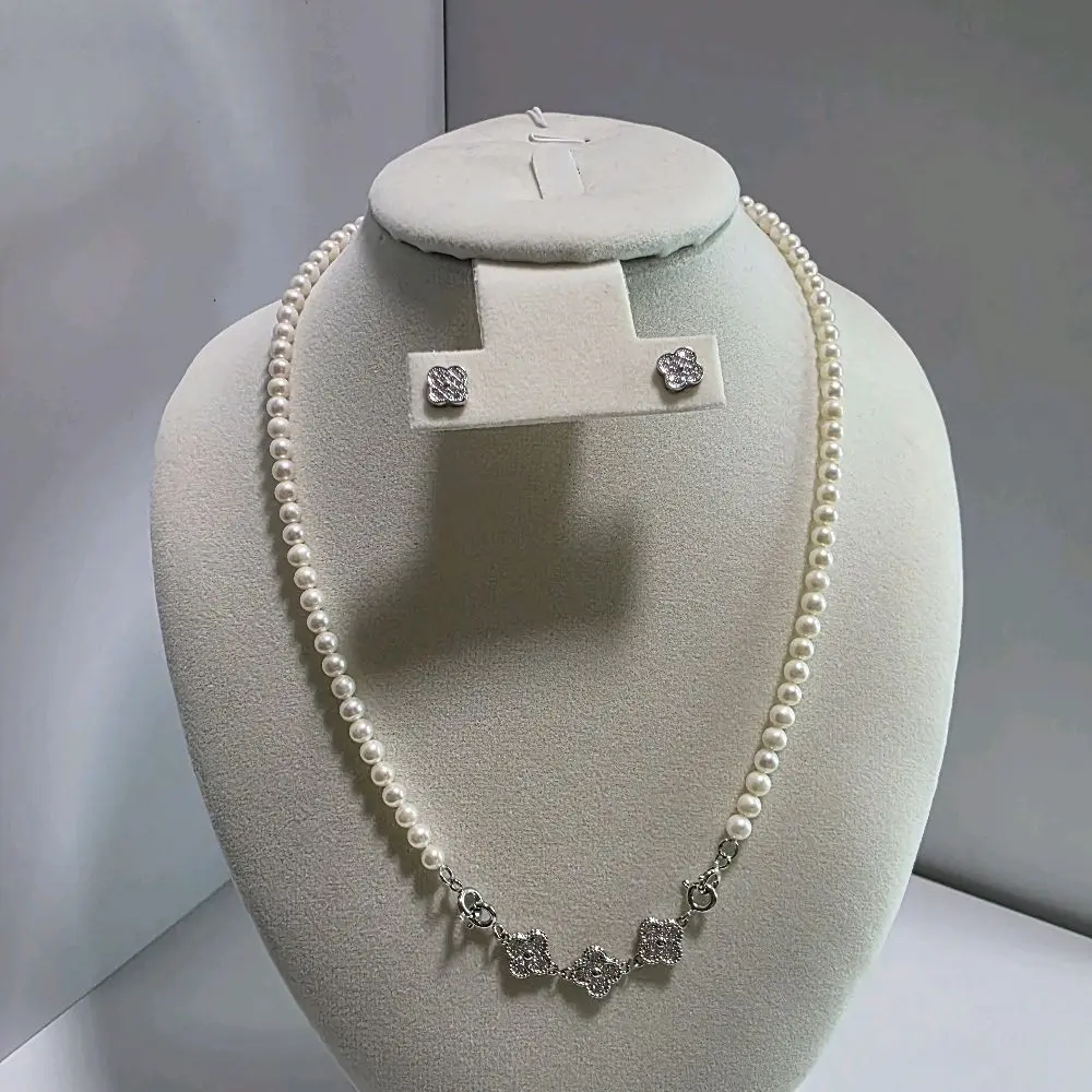 elegant set of perlas elegant set of perlas