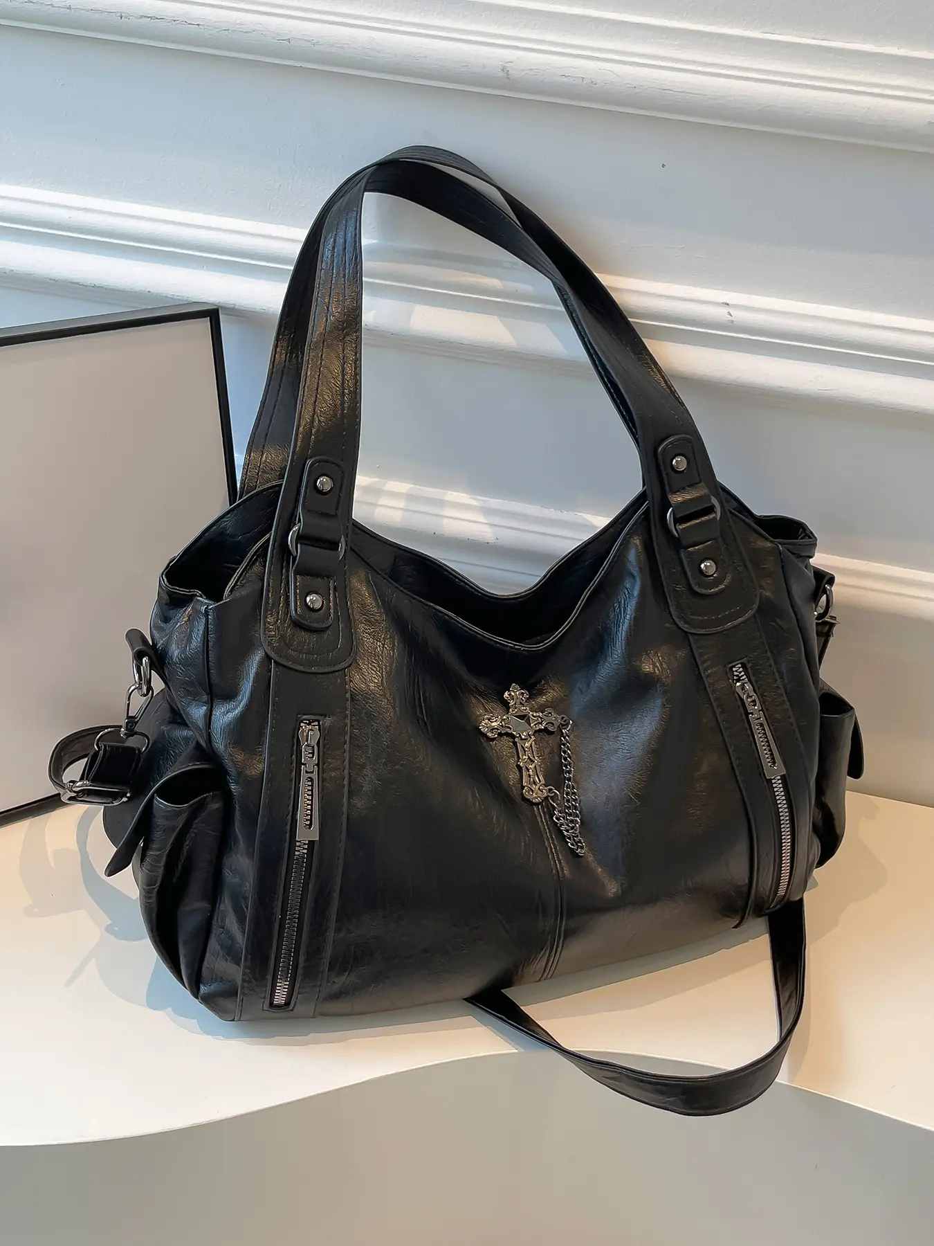 exquisite classic retro style women's crossbody bag, Casual crossbody bags, lightweight, personalized cross, women's shoulder bag fashion bag, solid color design, suitable for commuting, shopping. PU Tote Satchel Casual Crossbody