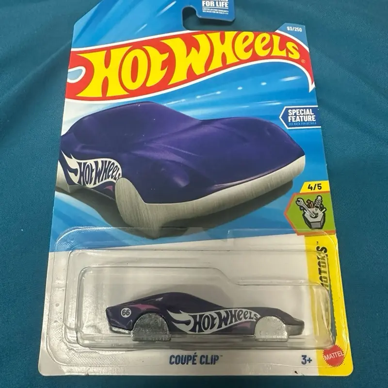 2026 Hot Wheels Coupe Clip #93 Purple. Experimotors #4 Keychain