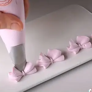 4pcs Stainless steel piping tip set - Metal piping tips for bows, leaves and lilies - for home and bakery use - Baking and pastry supplies - Pastry Decorating Tools