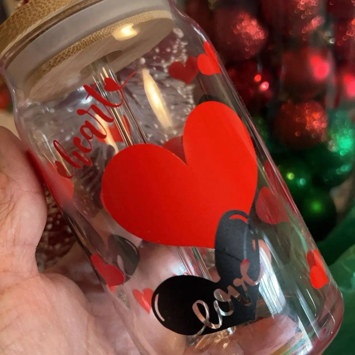 Black and red Valentines hearts glass cup