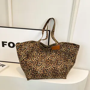 BIGWIG Leopard Graphic Women's Waterproof Tote Bag - Large-Capacity High-Quality Casual Versatile Shoulder Bag for Daily Commuting, Shopping