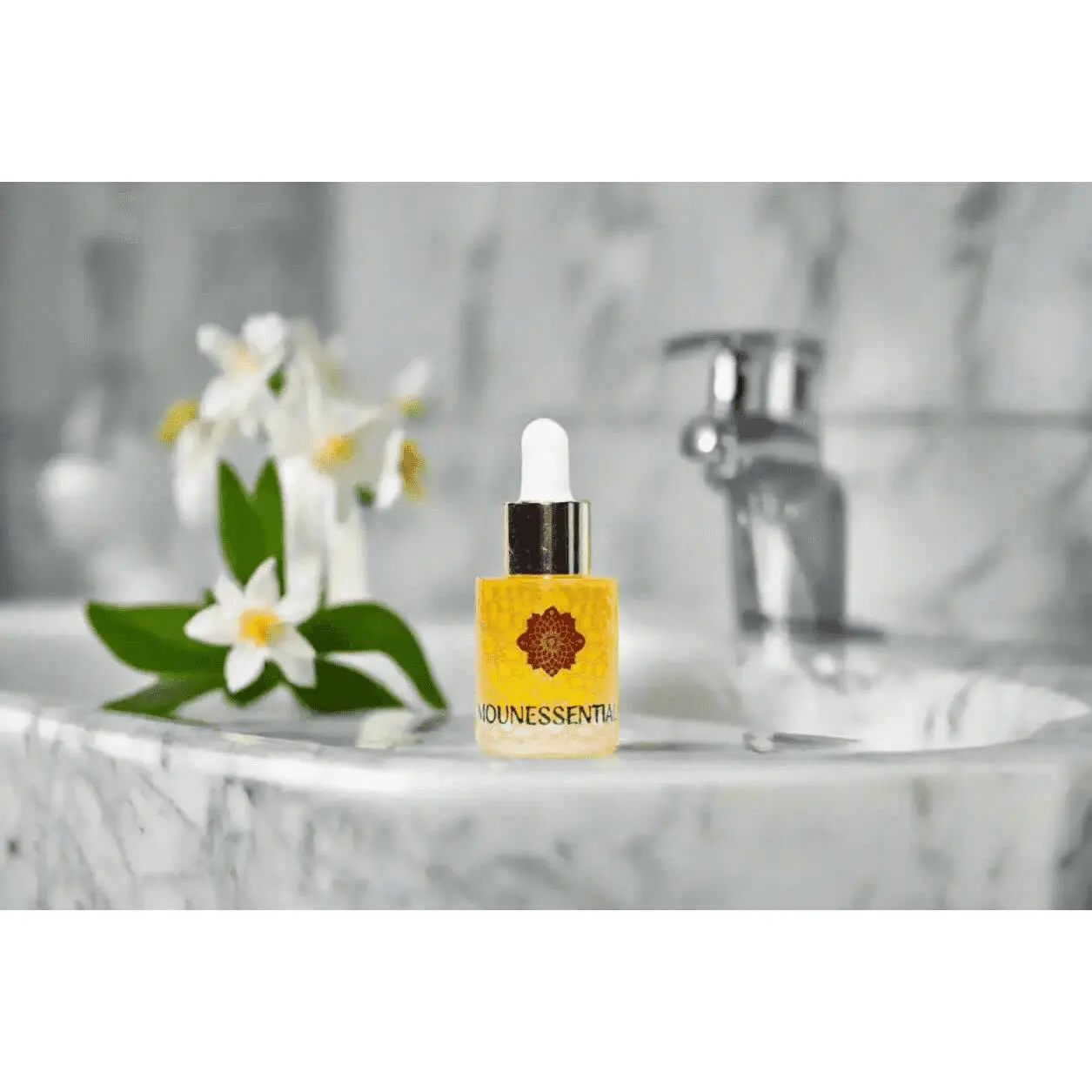 Pure Jasmine Essential Oil, 15ml Natural Perfume Drops for Morning Routines, Dry & Mature Skin Aromatherapy